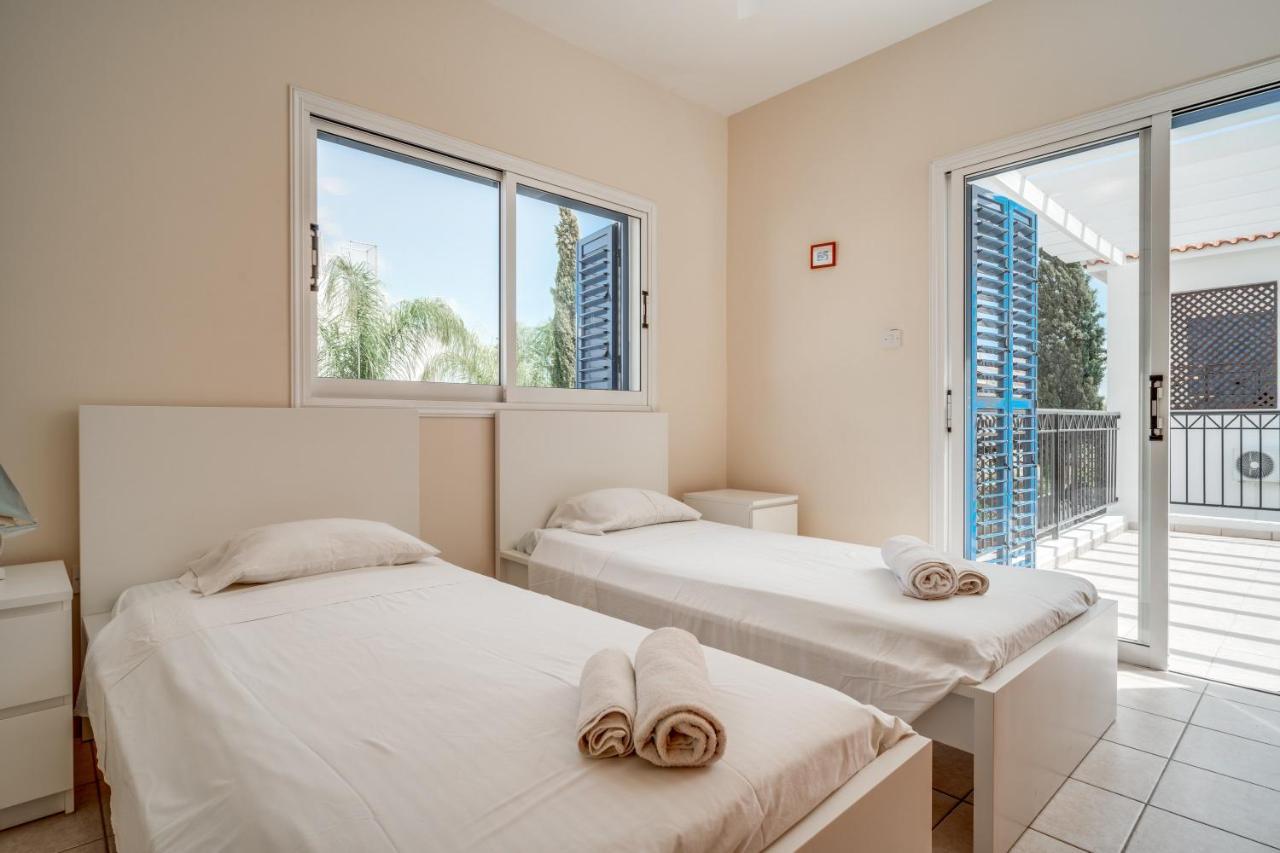 Amphitrite Villa Paralimni Exterior foto